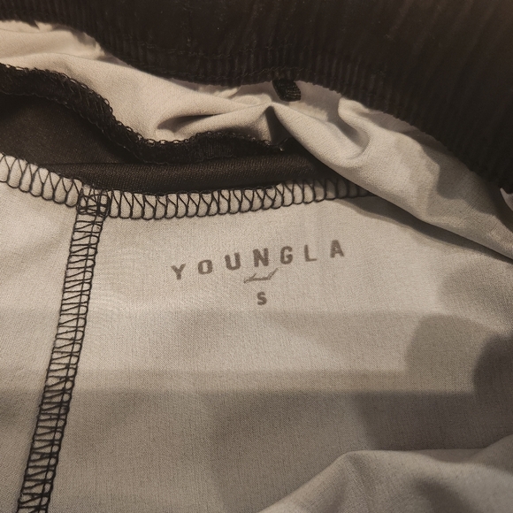 Young LA Bodybuilder Shorts - Picture 4 of 6